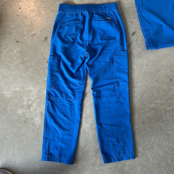 2 Full set of small FIGS scrubs with extra third scrub top - Picture 4 of 4